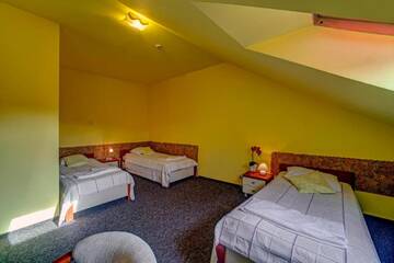 Фото номера Четырехместный номер Отель Hotel "Piast" г. Tuczempy 4