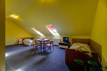 Фото номера Четырехместный номер Отель Hotel "Piast" г. Tuczempy 5