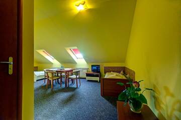 Фото номера Четырехместный номер Отель Hotel "Piast" г. Tuczempy 6